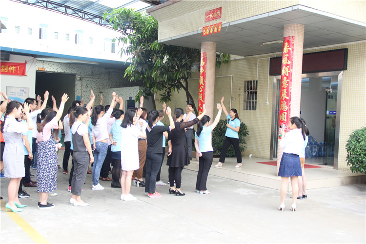 胡金花用自己的行動(dòng)證明了，她在這次培訓(xùn)中所學(xué)習(xí)到內(nèi)容，更傳遞了“愛(ài)”的精神理念。